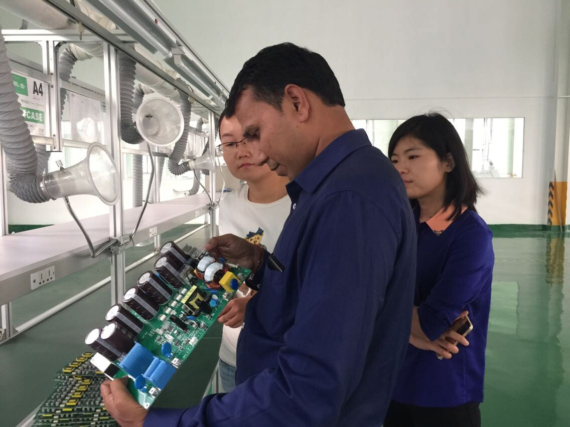 接待印度相助商NITIN到访我公司